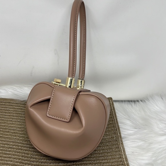 Rheyaa Los Angeles Not Your Average Estella Bag 12” X 7” - Picture 4 of 9